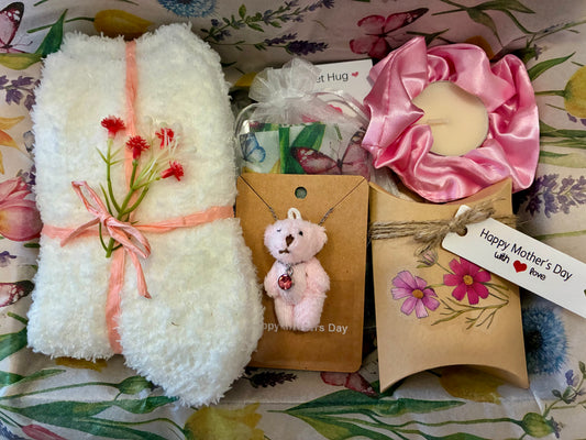 Bear Hug 🧸 Mother’s Day Letterbox Hamper