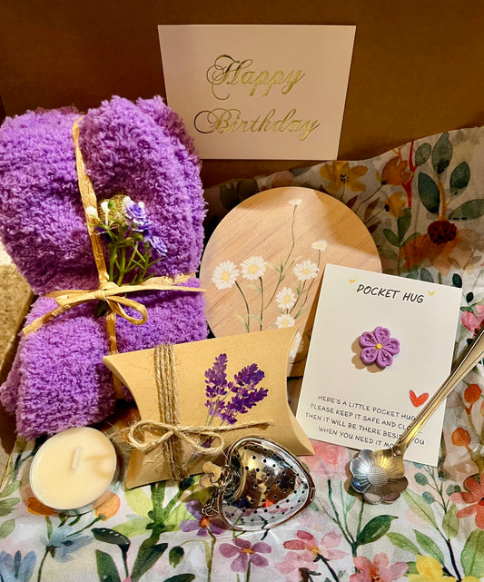 Cosy Floral Gift Hamper 🌸
